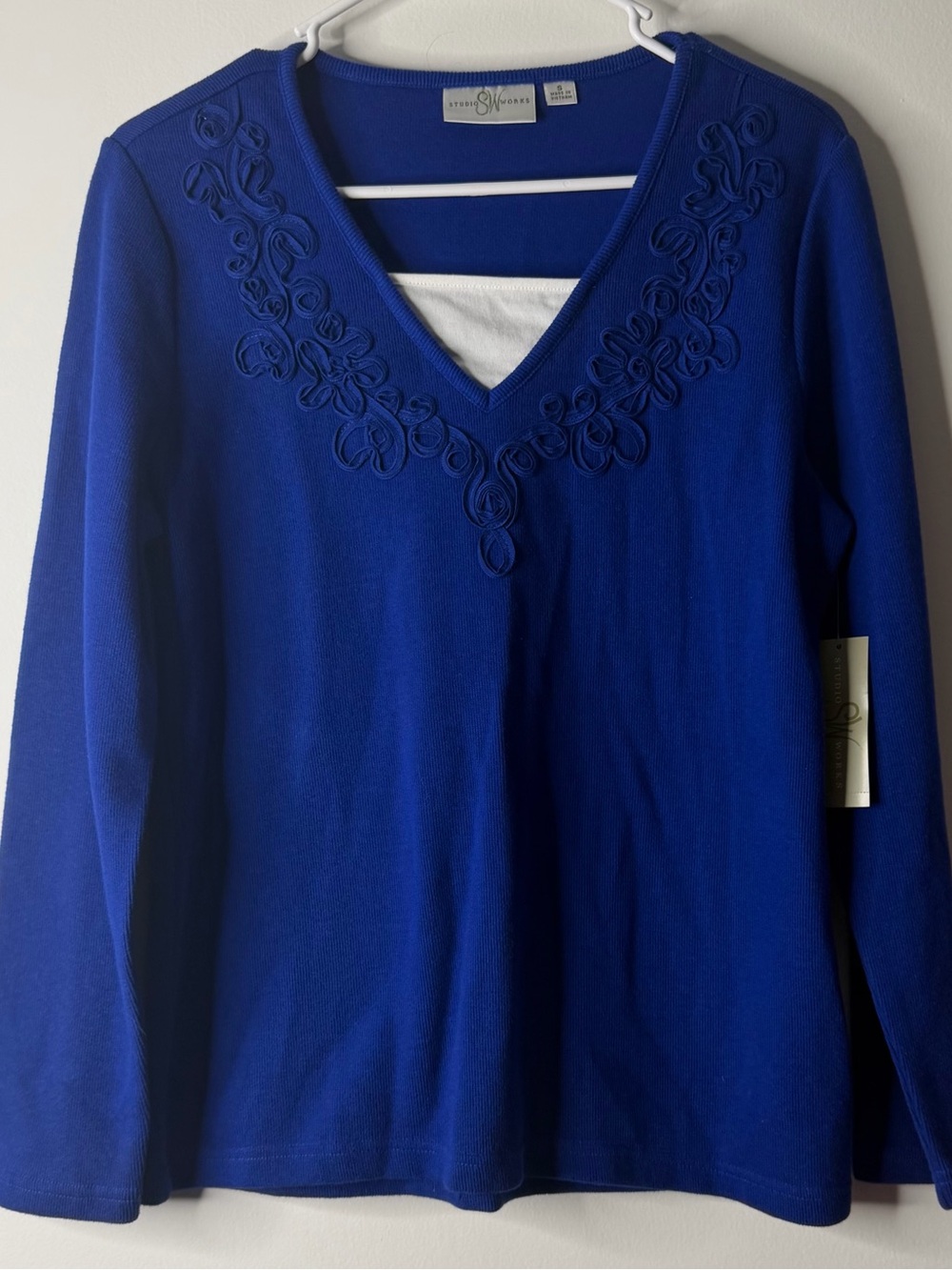 Studio Works Women's Royal Blue V-Neck Sweater with Floral Appliqué